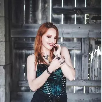 Halloween - Chapter I - VAMPYRES (BITE ME)