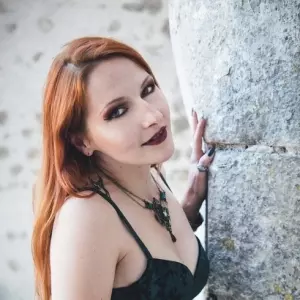 Halloween - Chapter I - VAMPYRES (BITE ME)