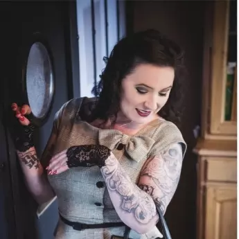 Annabel B., SOMEWHERE IN TIME