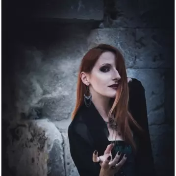 Halloween - Chapter I - VAMPYRES (BITE ME)