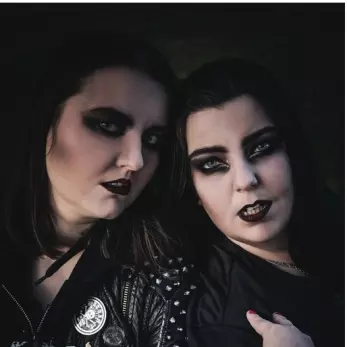 Halloween - Chapter I - VAMPYRES (HAIL THE APOCALYPSE))