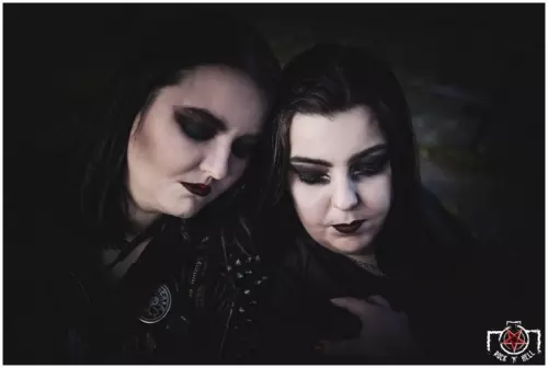 Halloween - Chapter I - VAMPYRES (HAIL THE APOCALYPSE)