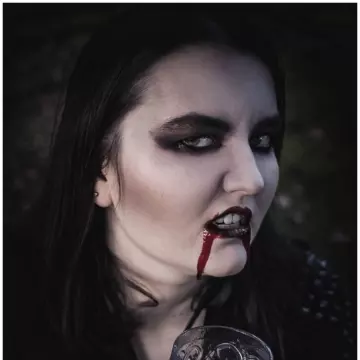 Halloween - Chapter I - VAMPYRES (HAIL THE APOCALYPSE))