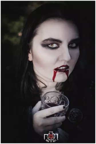Halloween - Chapter I - VAMPYRES (HAIL THE APOCALYPSE))
