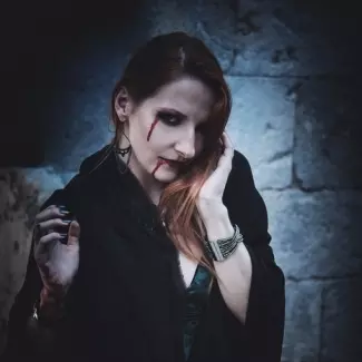 Halloween - Chapter I - VAMPYRES (BITE ME)