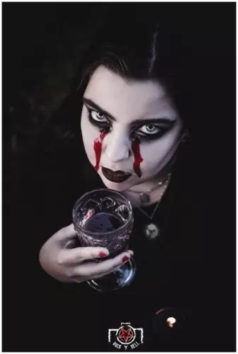 Halloween - Chapter I - VAMPYRES (HAIL THE APOCALYPSE))