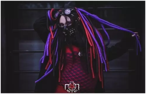 Rose Noire, C.Y.B.E.R.I.N.G