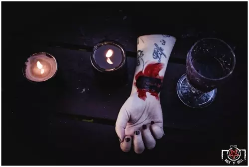 Halloween - Chapter I - VAMPYRES (HAIL THE APOCALYPSE))