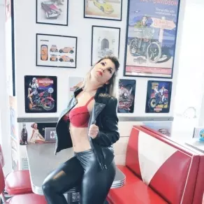 Dita Von Pop, OUEST COAST