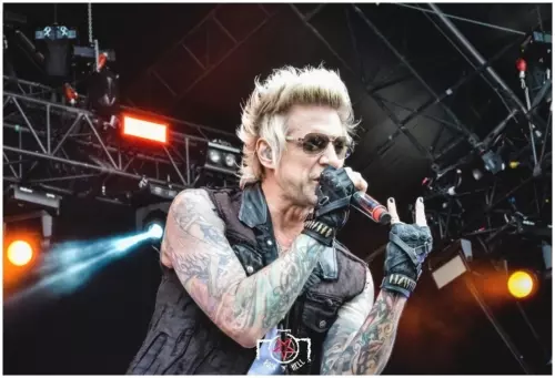 Hellfest 2016 - Day II - Sixx AM