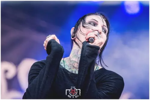 Hellfest 2017 - Day III - Motionless In White