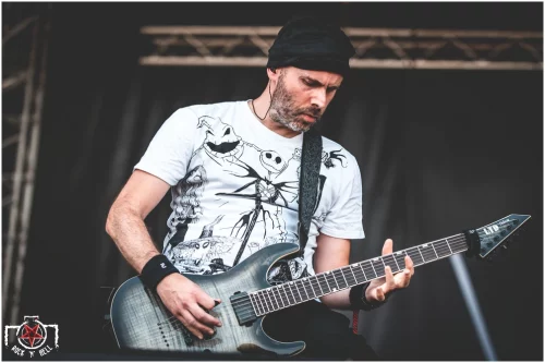 white-sofa-666-festival-3